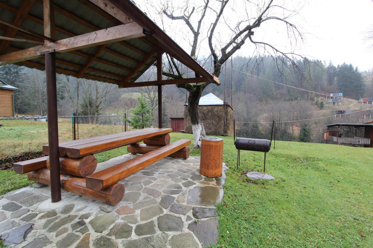 Карпатська Полонина Apartamento Yaremche Exterior foto