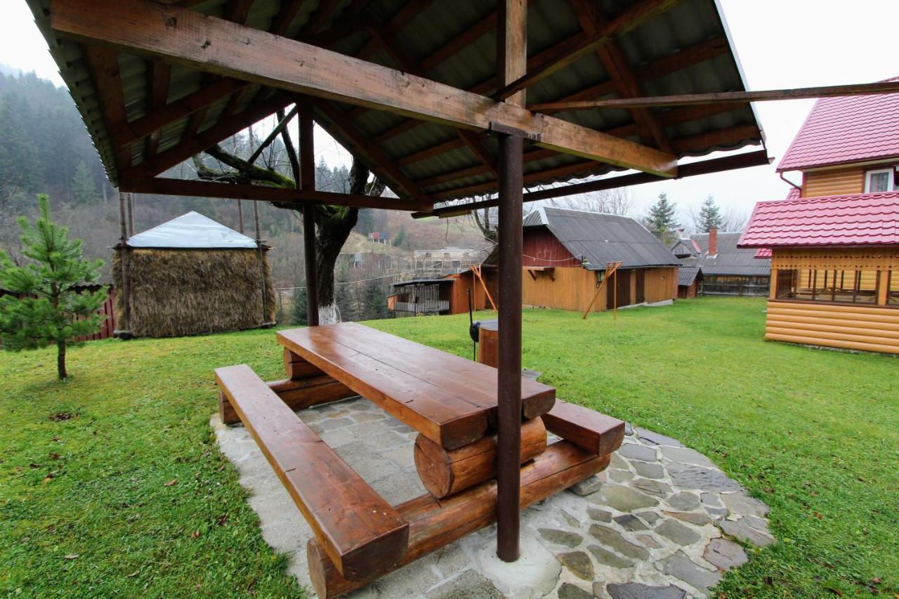 Карпатська Полонина Apartamento Yaremche Exterior foto